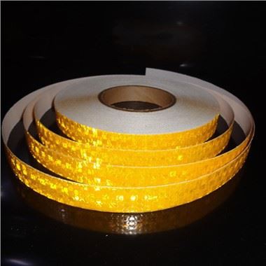 Cykel med reflekterande fälgband